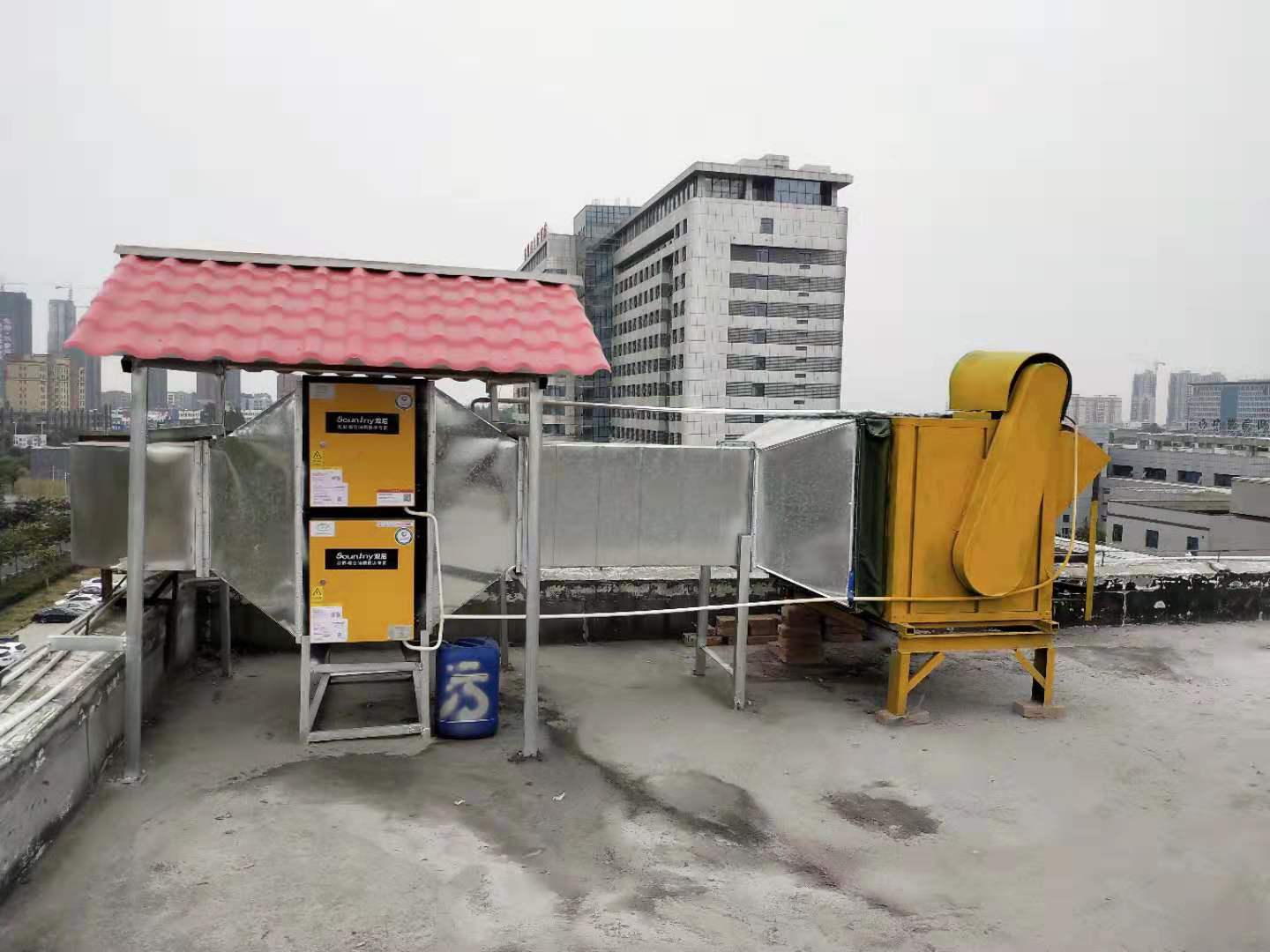湖北监利县人民医院:双尼油烟净化器18000风量安装案例