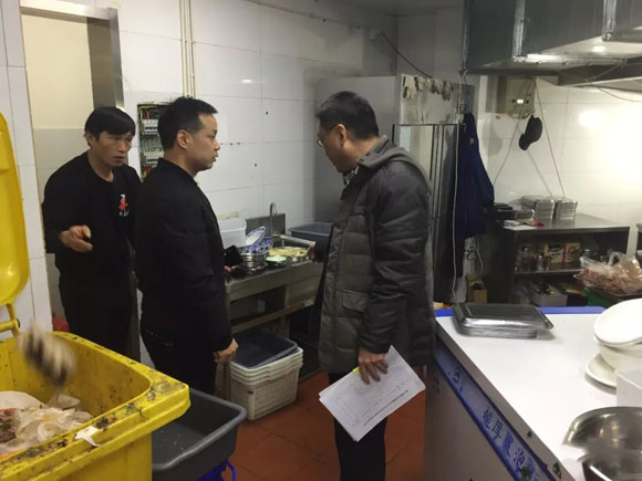 春节,美食可以有,餐饮油烟污染不可以有2.webp.jpg